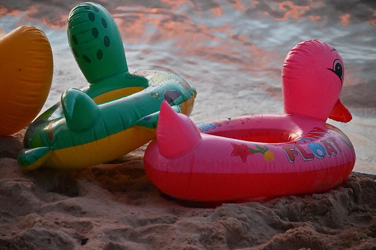 Pool party essentials: how to do a daytime water party right
